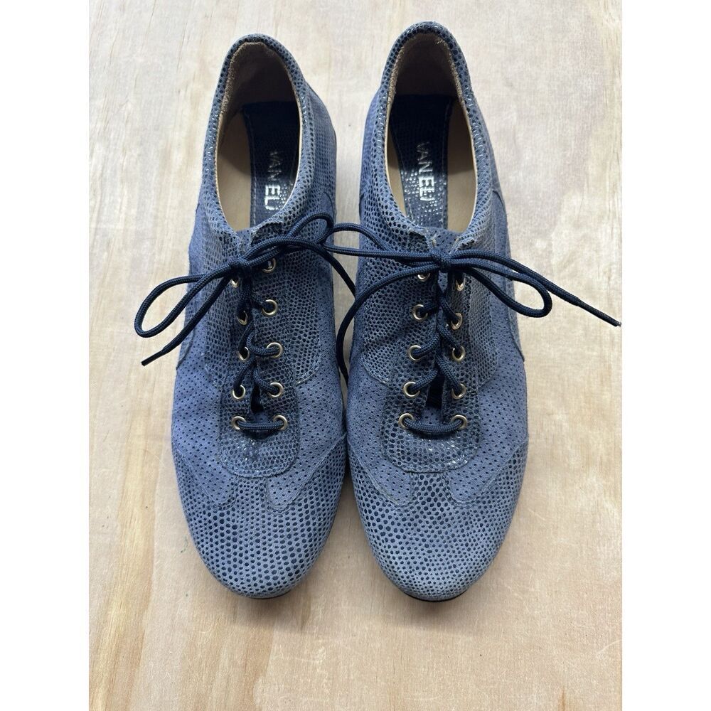 Van Eli Women’s Blue Suede Shoes Sneaker 9.5 M Lace Up Traction Sole Pristine